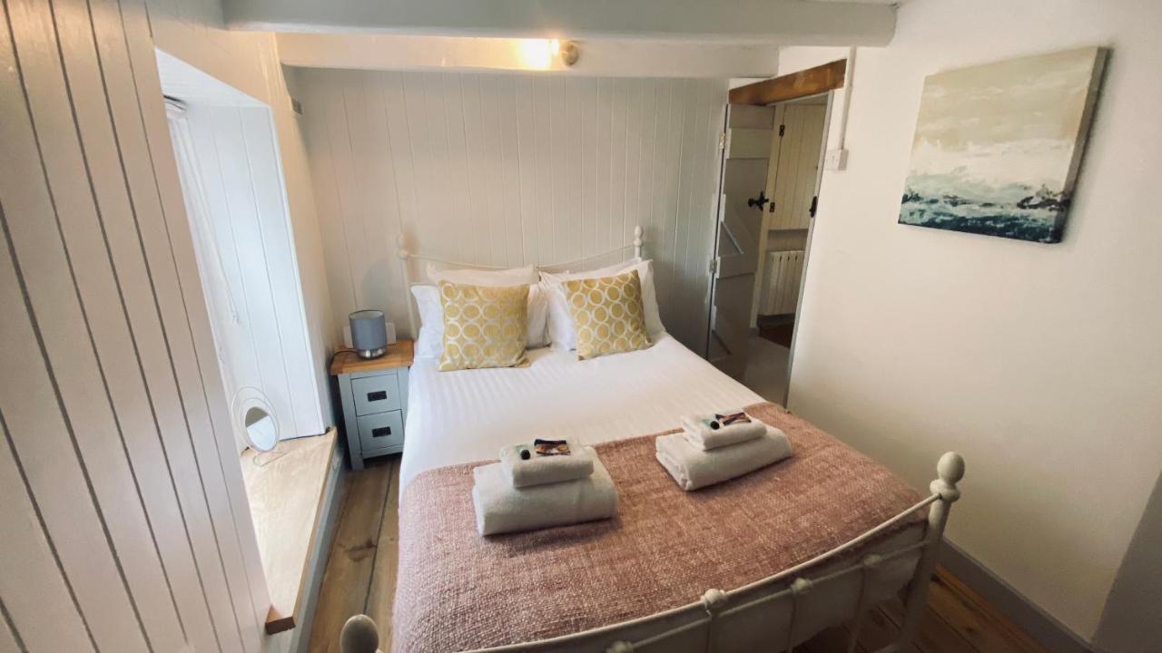 Spindrift Is A Beautiful Newly Refurbished Three Bedroom Private Family House Located On The Old Harbour And The Coastal Path In The Heart Of Beautiful Polperro Eksteriør bilde