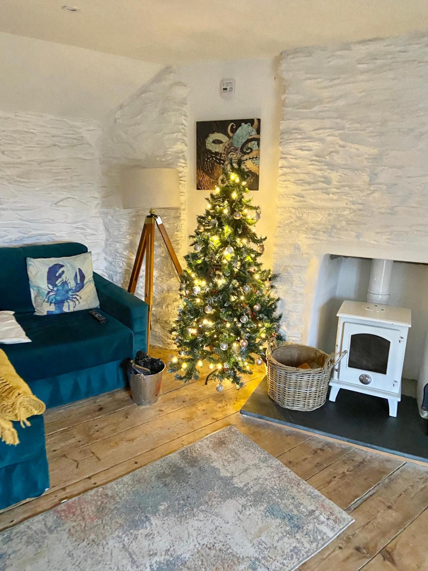 Spindrift Is A Beautiful Newly Refurbished Three Bedroom Private Family House Located On The Old Harbour And The Coastal Path In The Heart Of Beautiful Polperro Eksteriør bilde